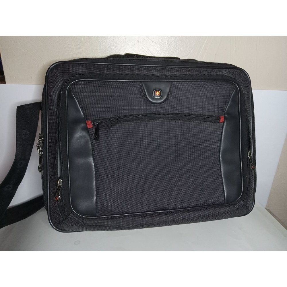 Swiss Gear 16in Computer Case